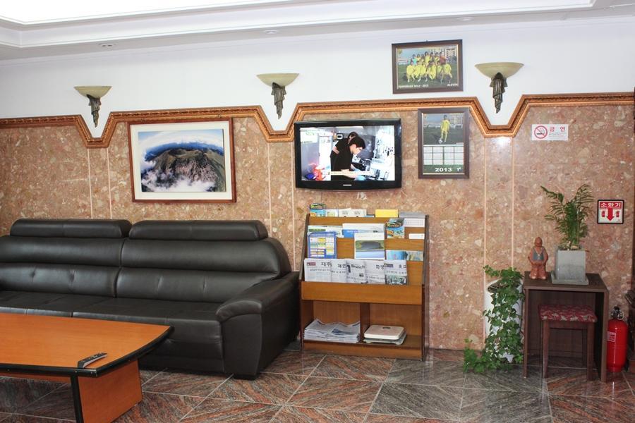 Hyundai Tourist Hotel Чеджудо Экстерьер фото